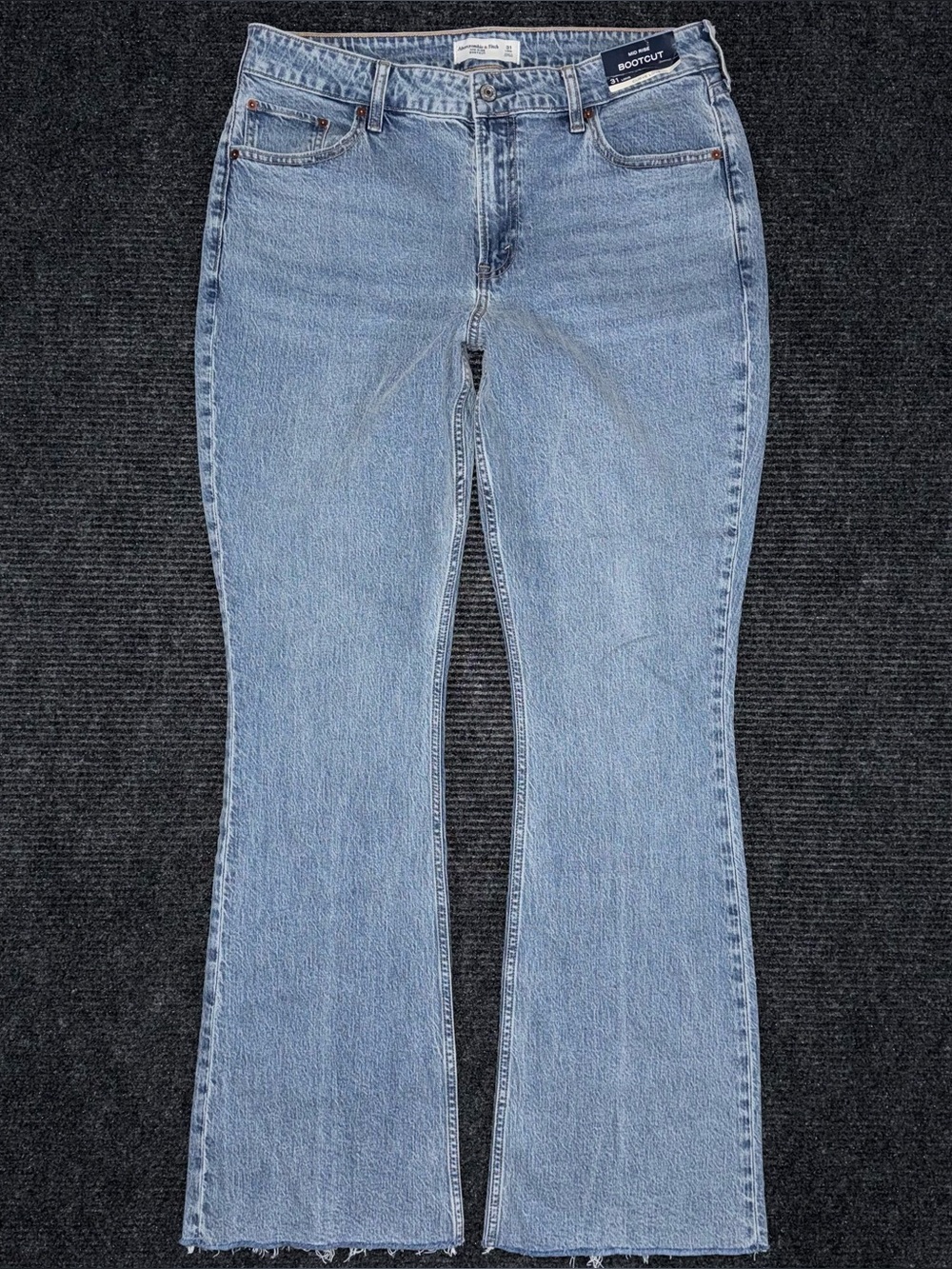 Abercrombie & Fitch NWT Curve Love Mid Rise Bootcut Jeans Womens 31 LONG Raw Hem